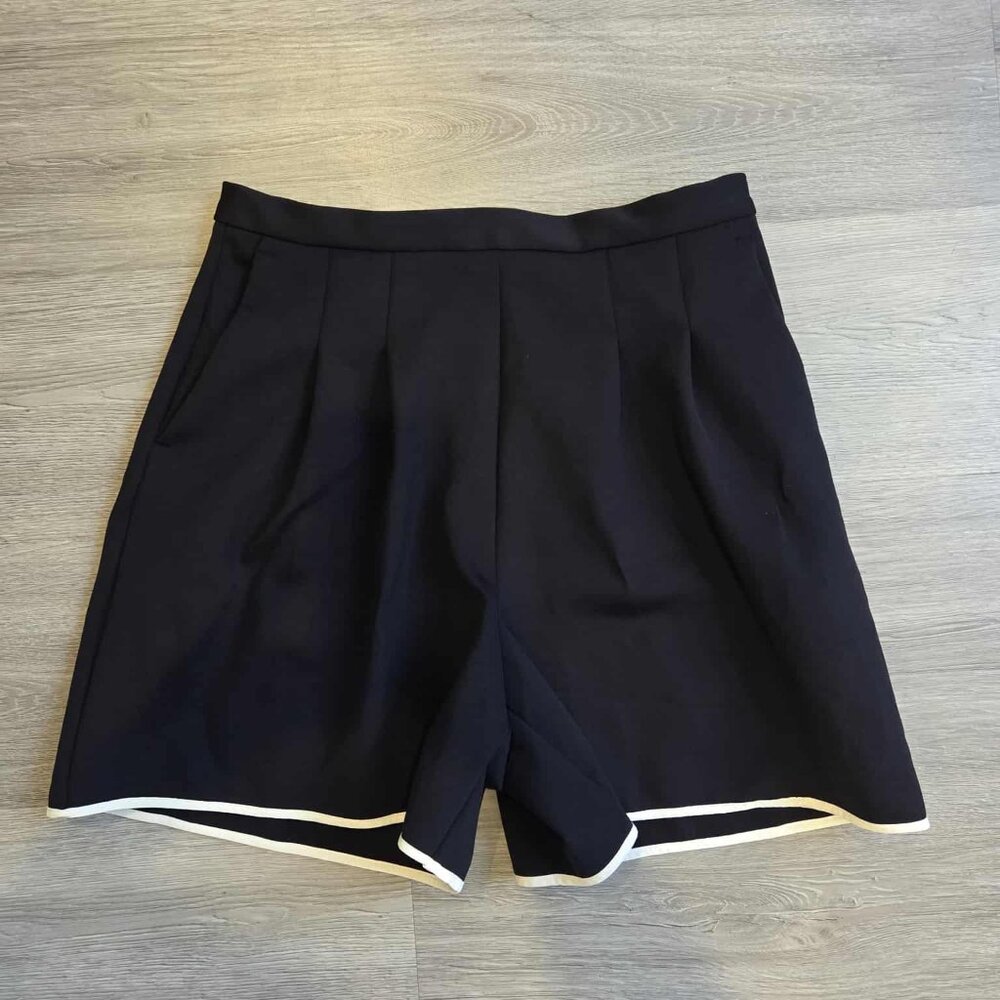 Aritzia Wilfred Le Fou Shorts Sz 10 Black